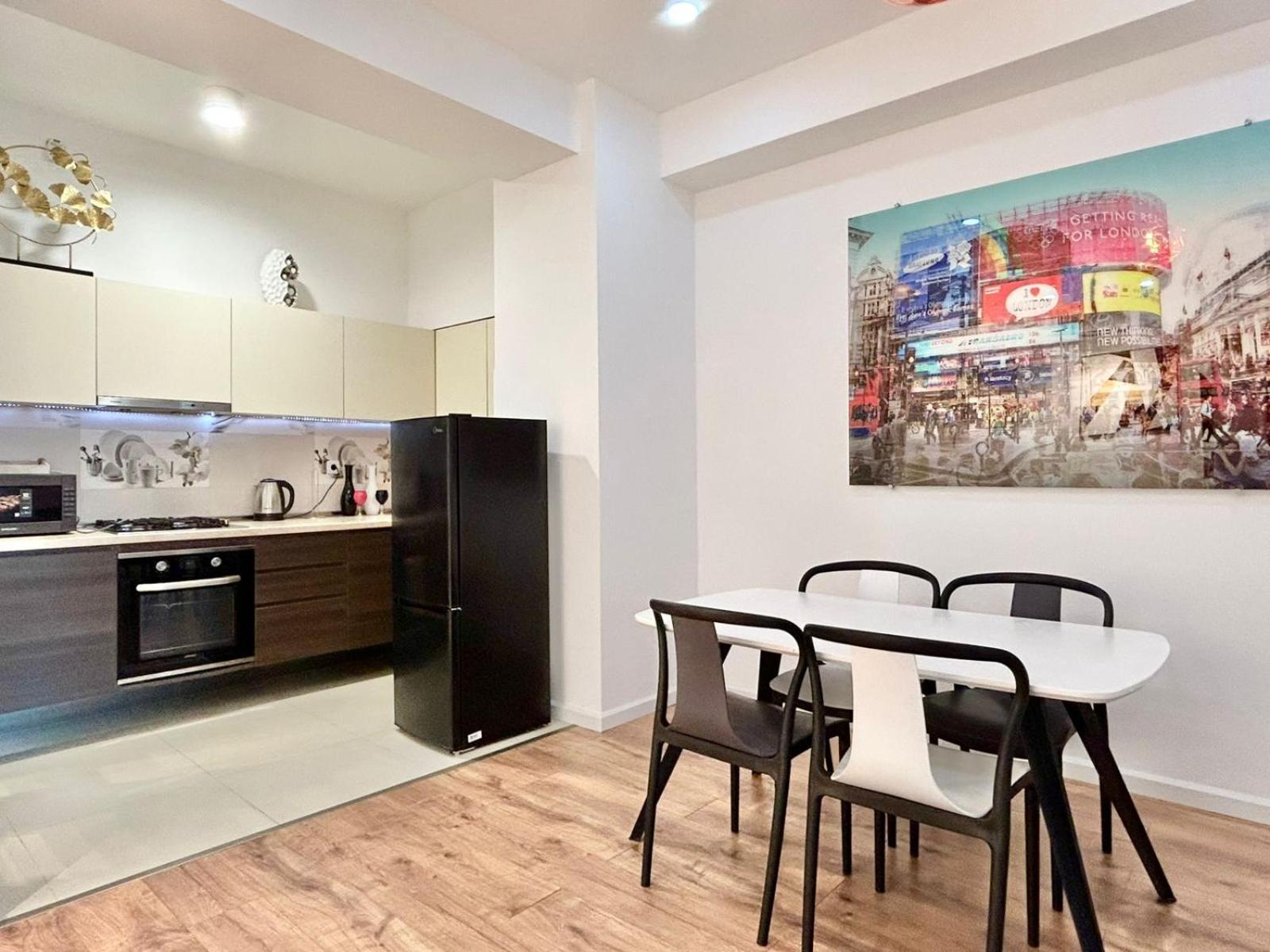 City Center - Next To Holiday Inn -2Br Apartment Tbilisi Exterior photo